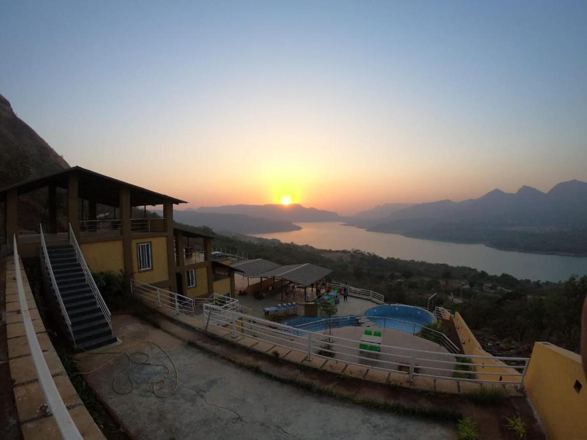 Resort Cabana * Pune